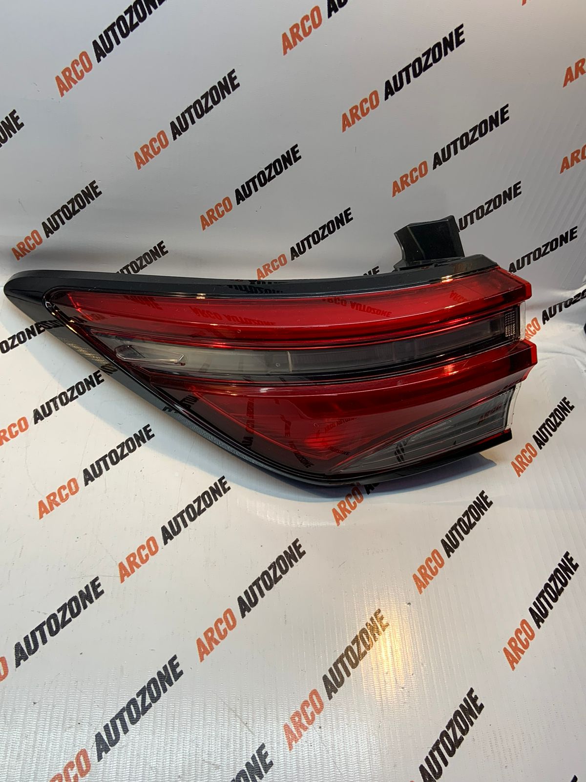 TAIL LIGHT FORTUNER LEGENDER LH LOT