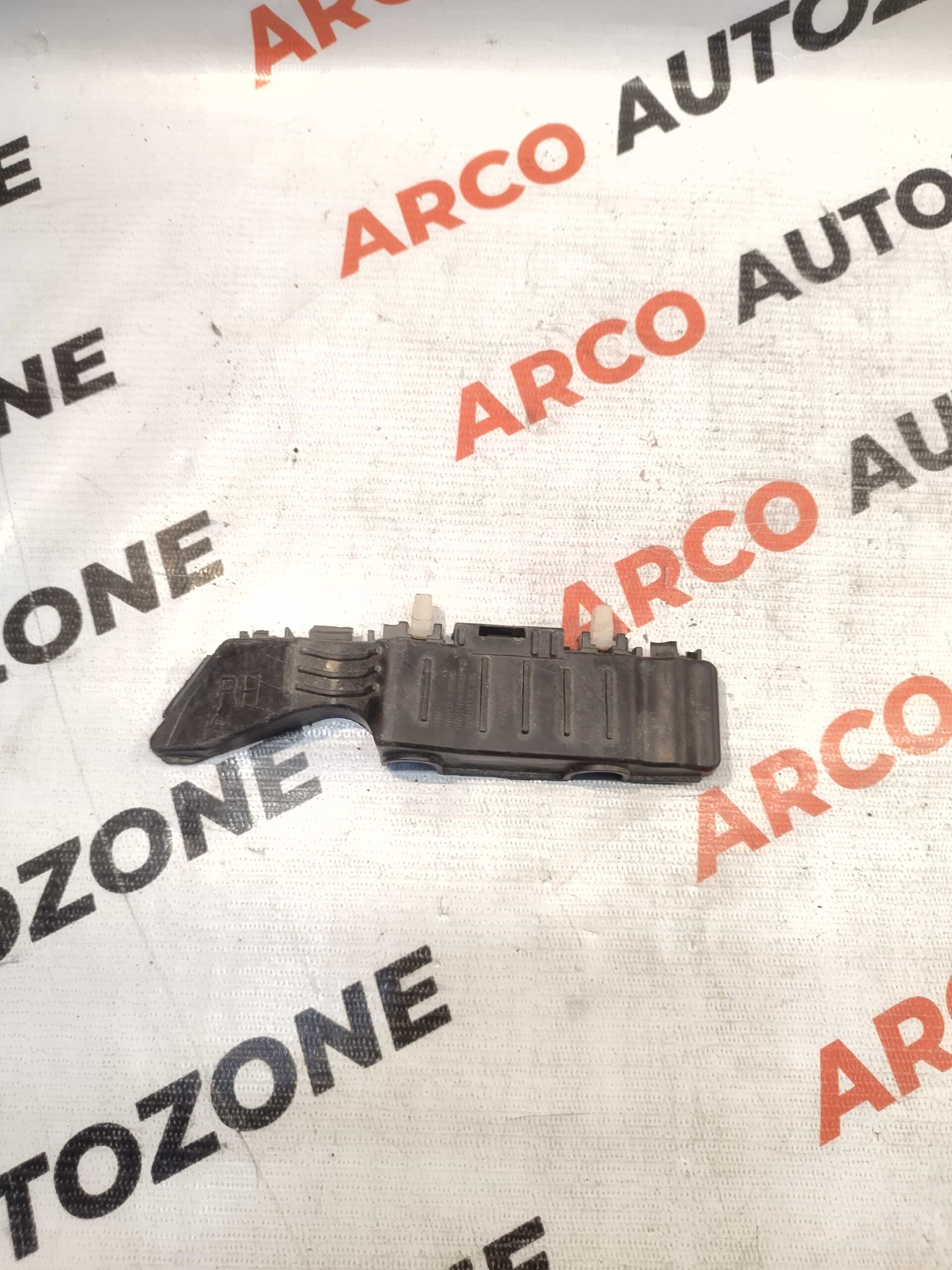 FR BMP BKT VERNA 12 RH HYU 865141V000