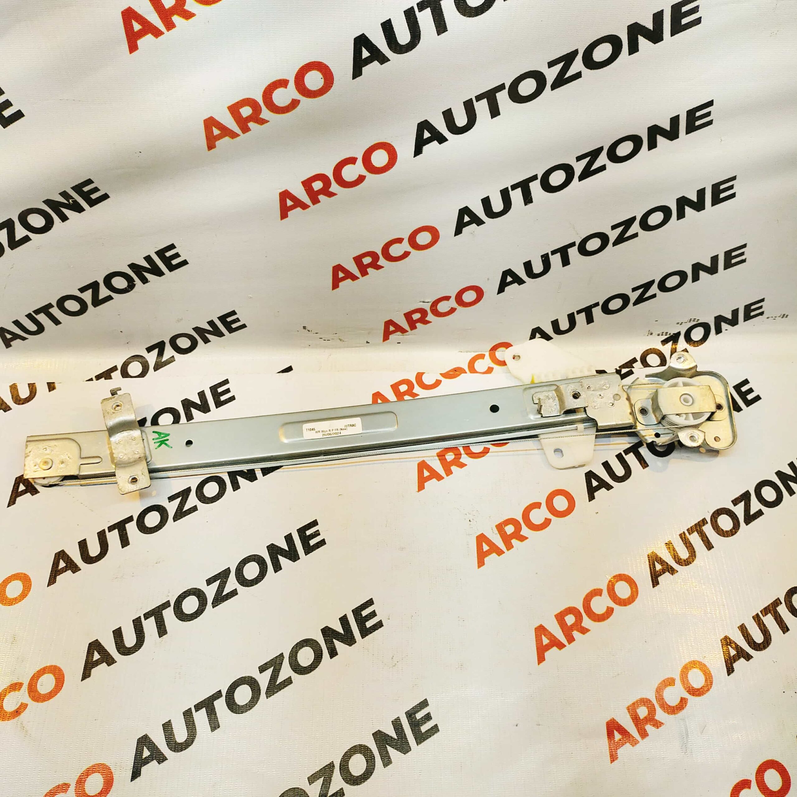 GLASS MACHINE WAGONR 12 FR RH WO MOT TRACK T1045