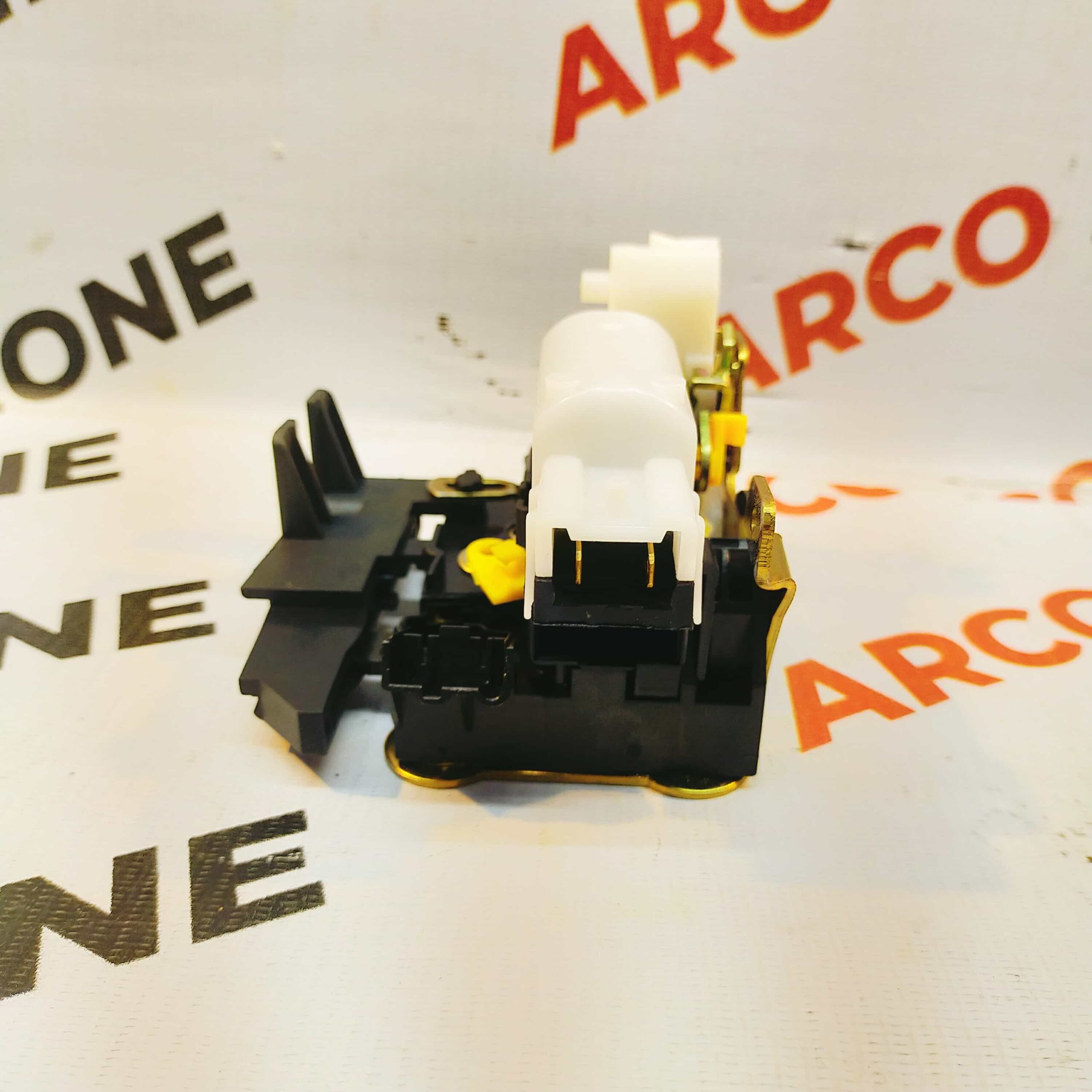 DOOR LETCH DUSTER FR RH IMP 805032924