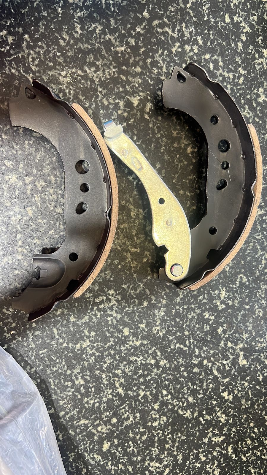 BRAKE SHOE DUSTER T1 2018