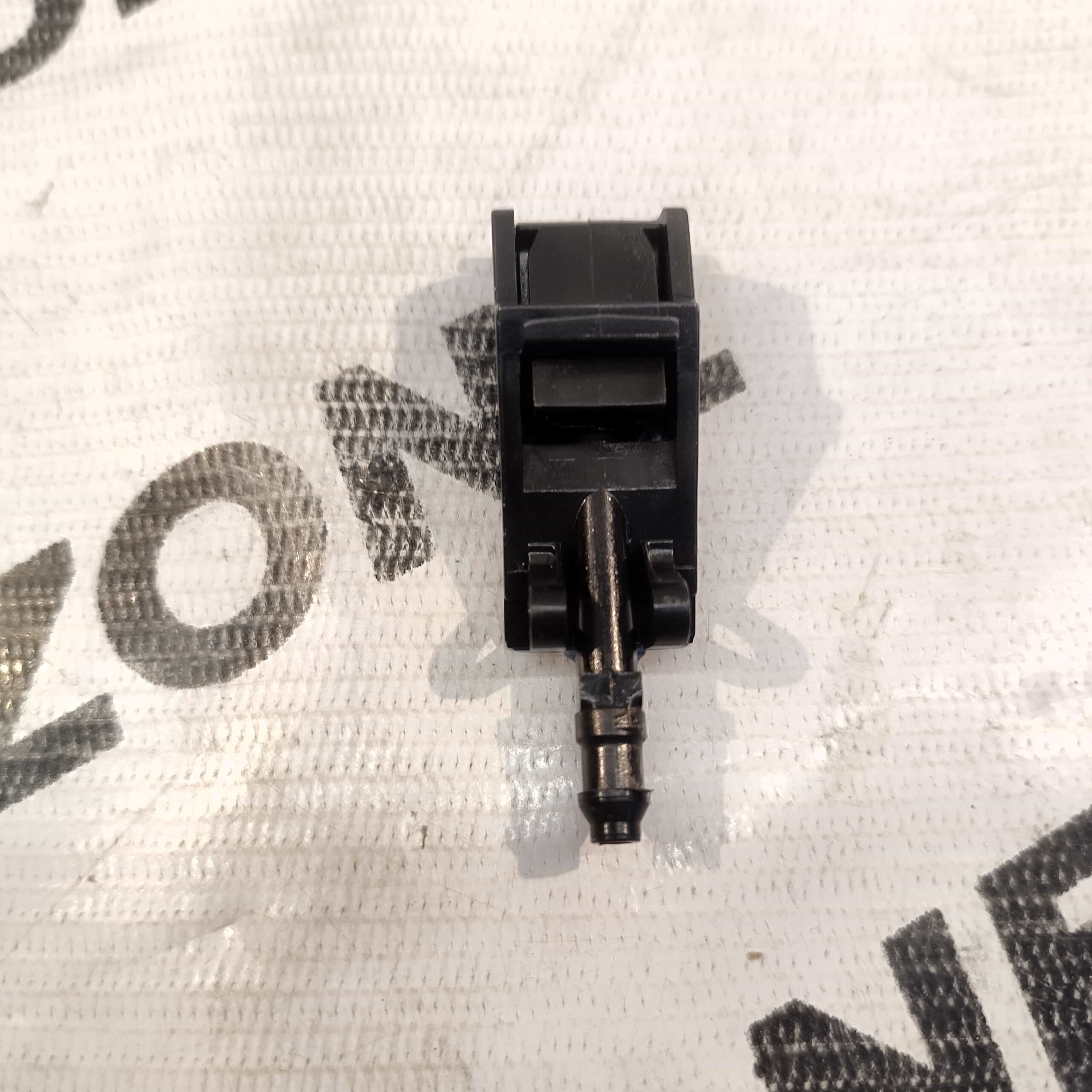 WIPER NOZZLE POLO VENTO RAPID COMN VIKA 6E0955985A