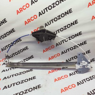 GLASS MACHINE XUV500 FR RH T40453 TRACK