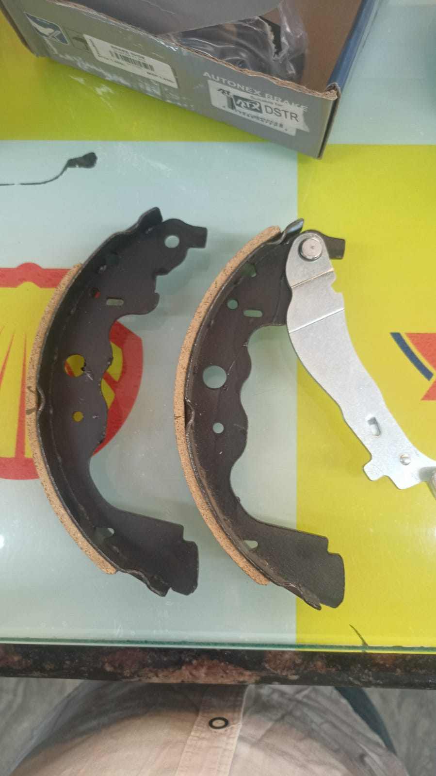 BRAKE SHOE DUSTER T1 IMP