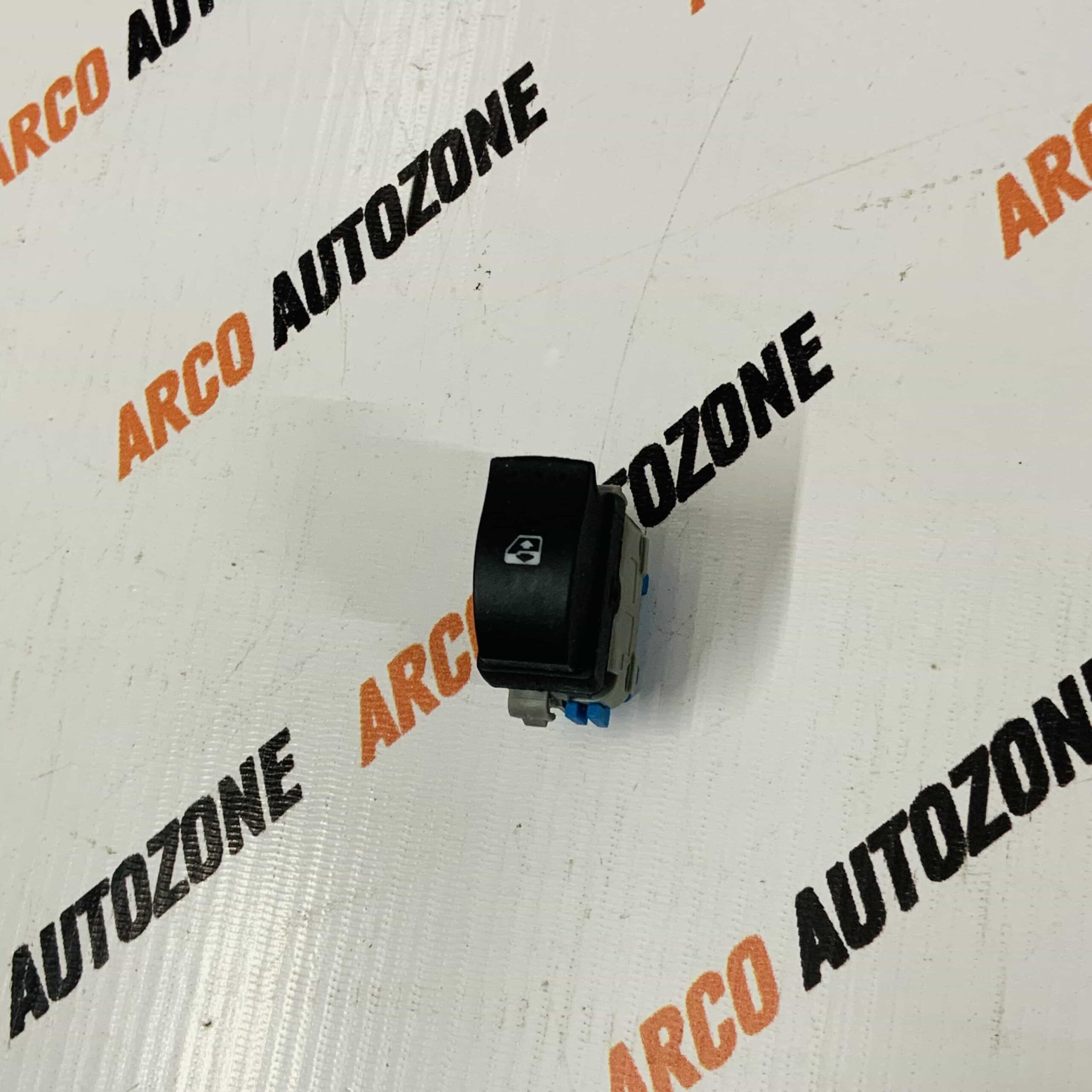 PW SWITCH SINGLE DUSTER LH SINGAL