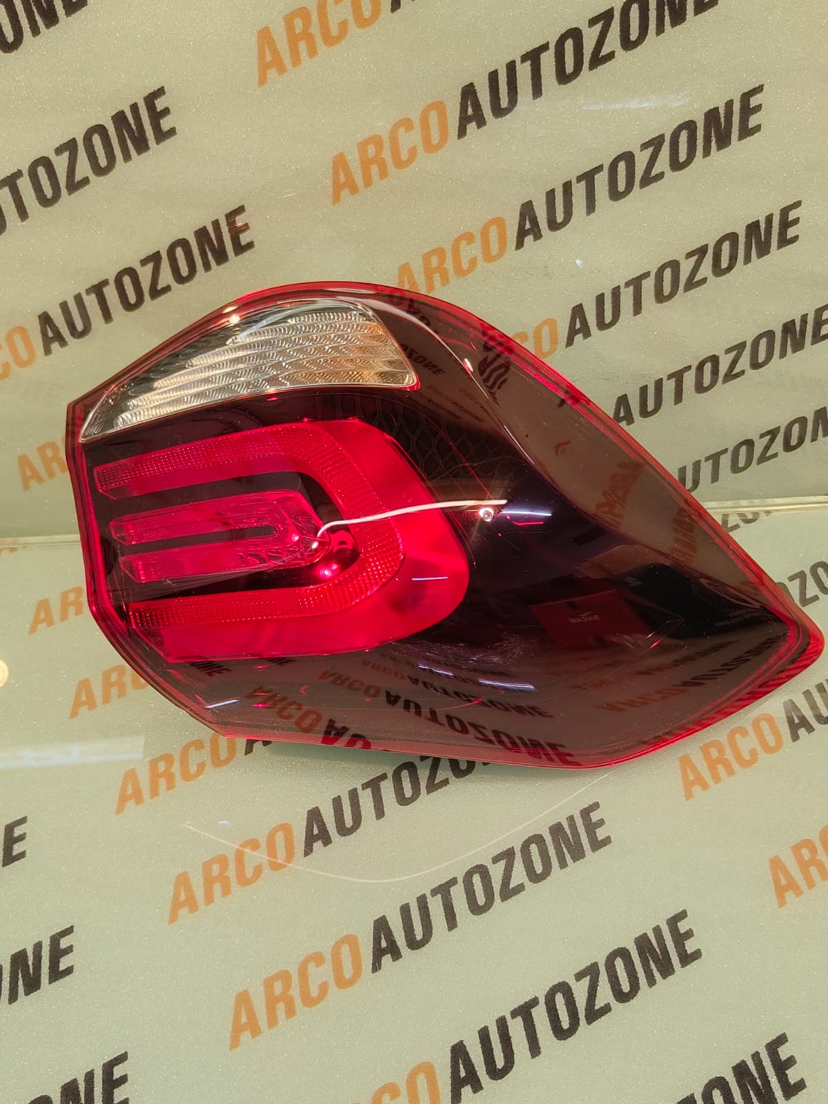 TAIL LIGHT ELITE T2 LH HYU 92401C7500