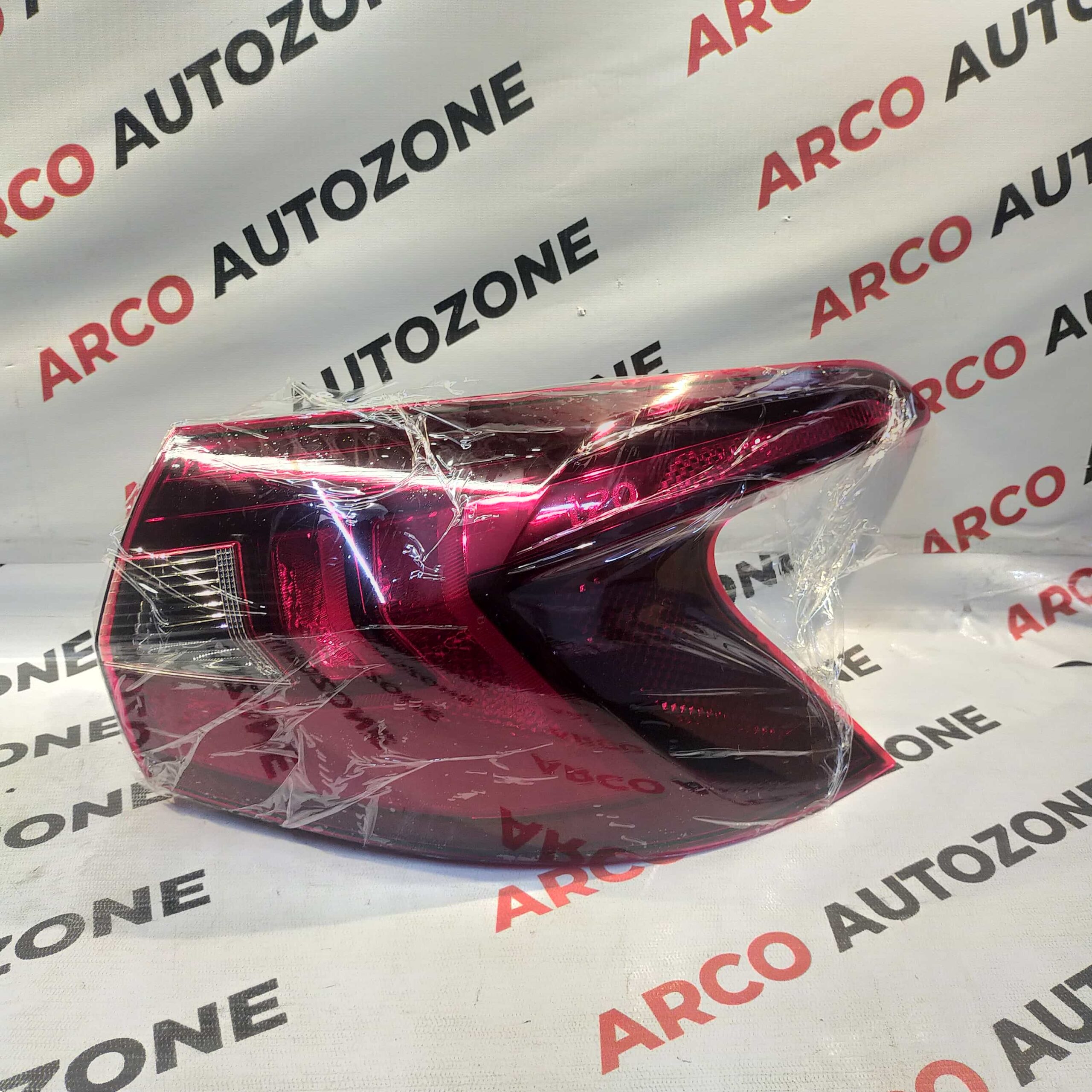 TAIL LIGHT I20 20 RH WO LED HYU 92402T7000