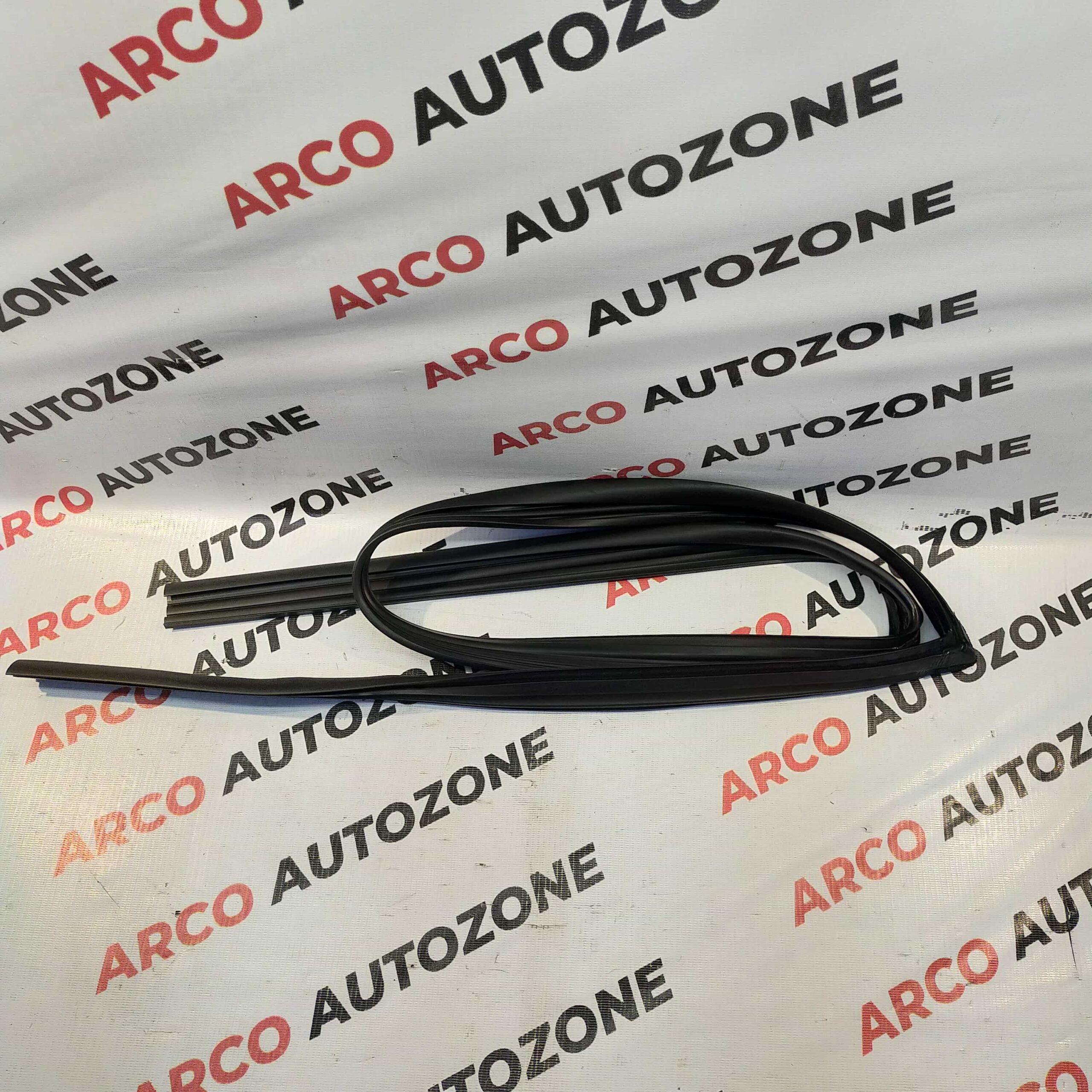 RUN CAHNNEL RBR EON FR RH HYU 825404N000