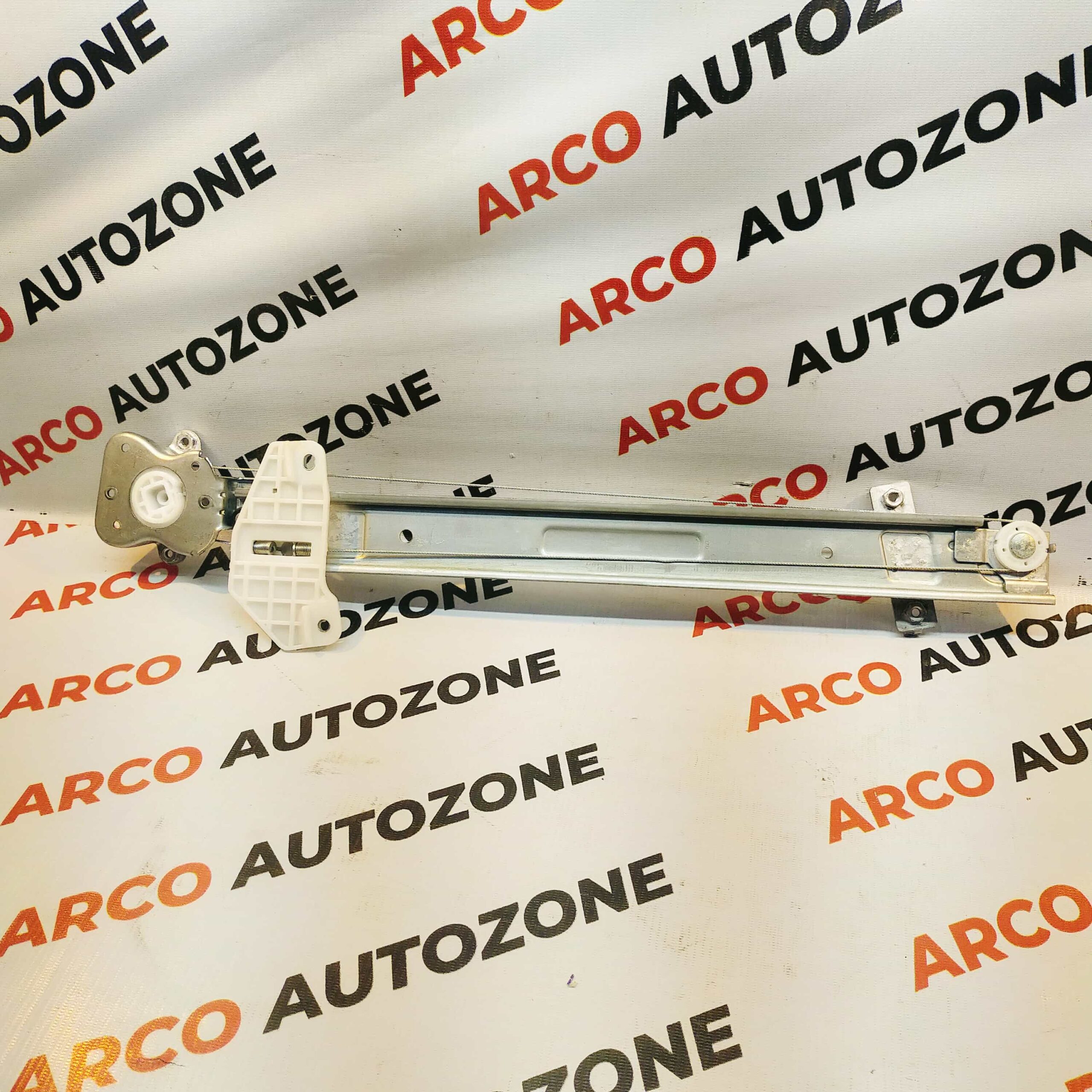 GLASS MACHINE WAGONR 12 FR LH WO MOT TRACK T1046