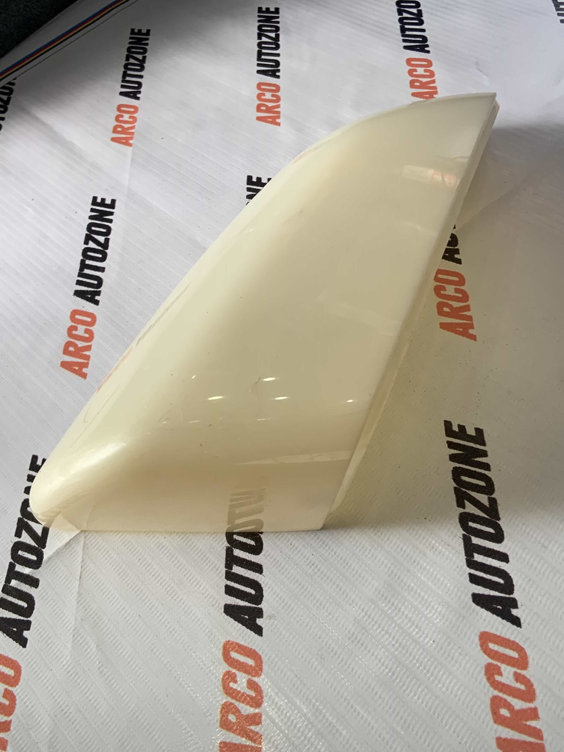 SIDE GLASS COVER VENUE RH WT IND