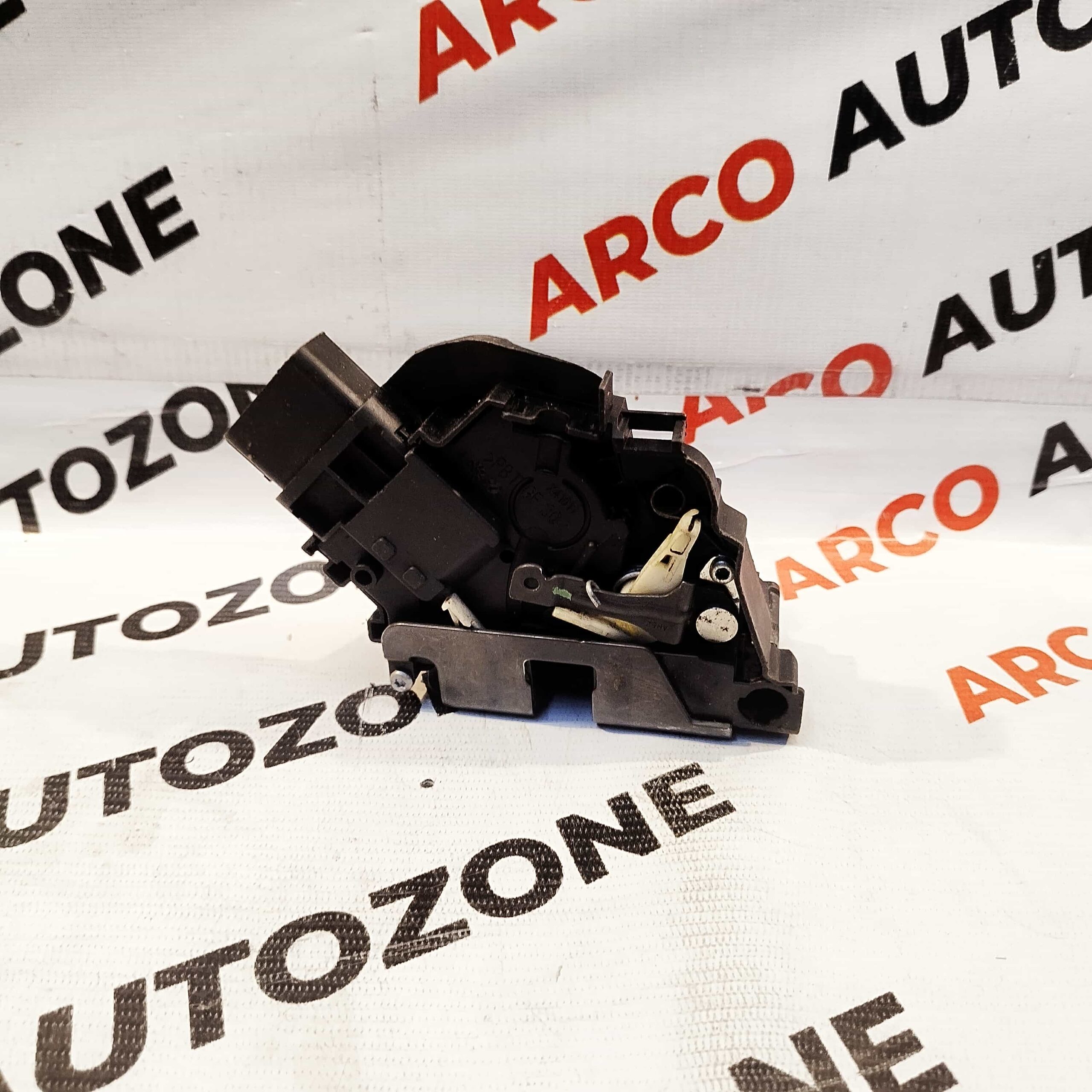 DOOR LETCH FIGO FR RH IMP