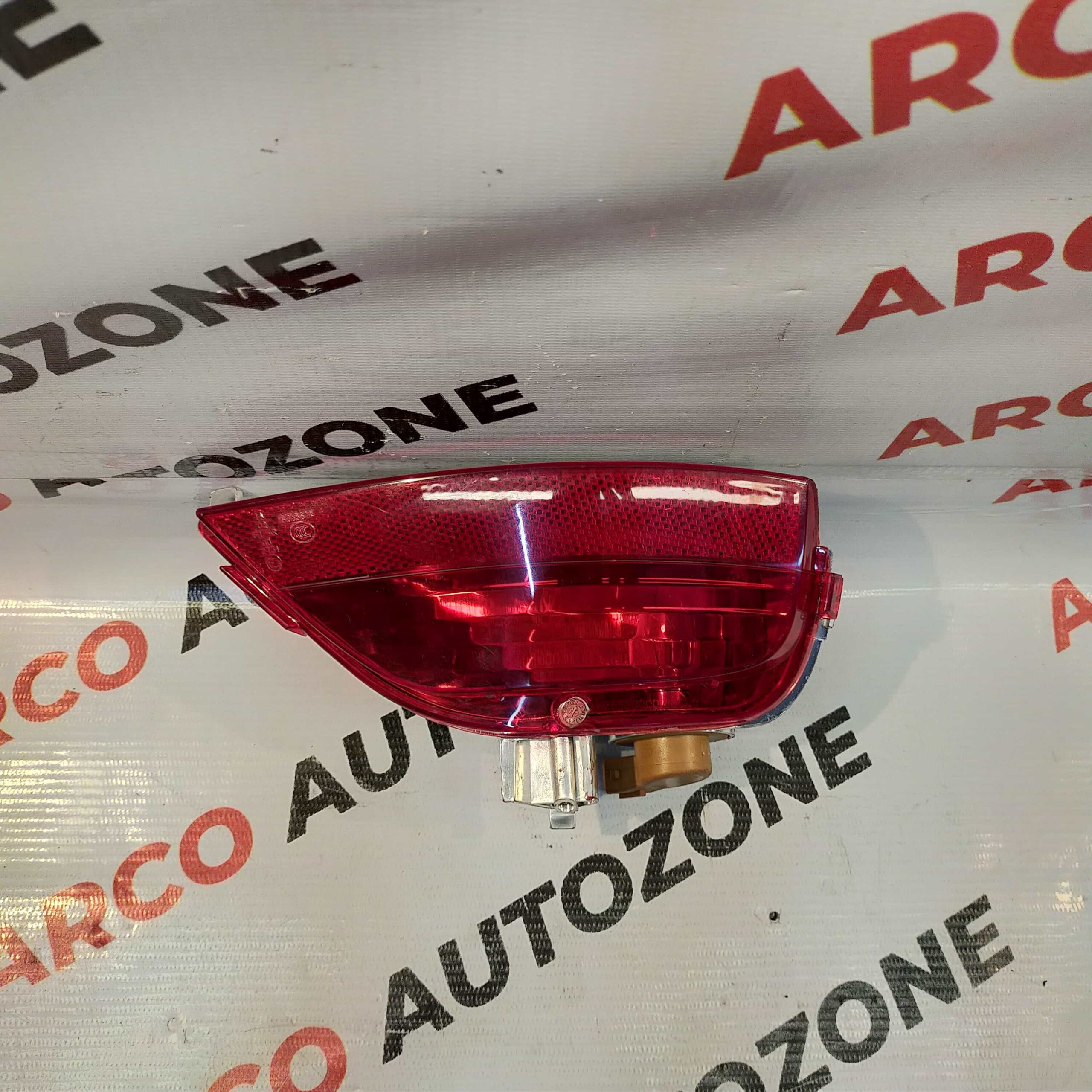 RR BUMP REFLECTOR CAPTURE RH LOT ELEC