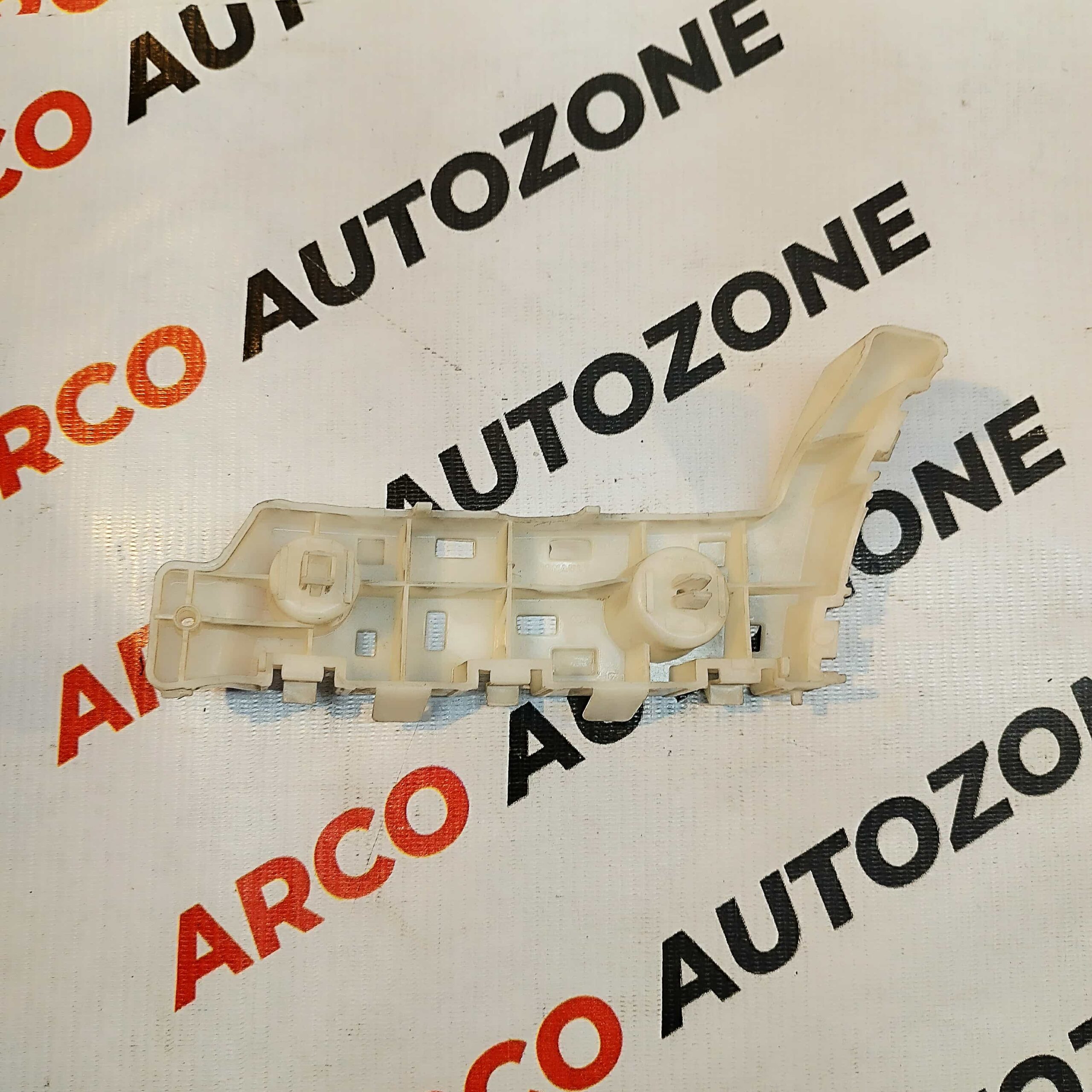 RR BUMPER BKT KWID LH REN