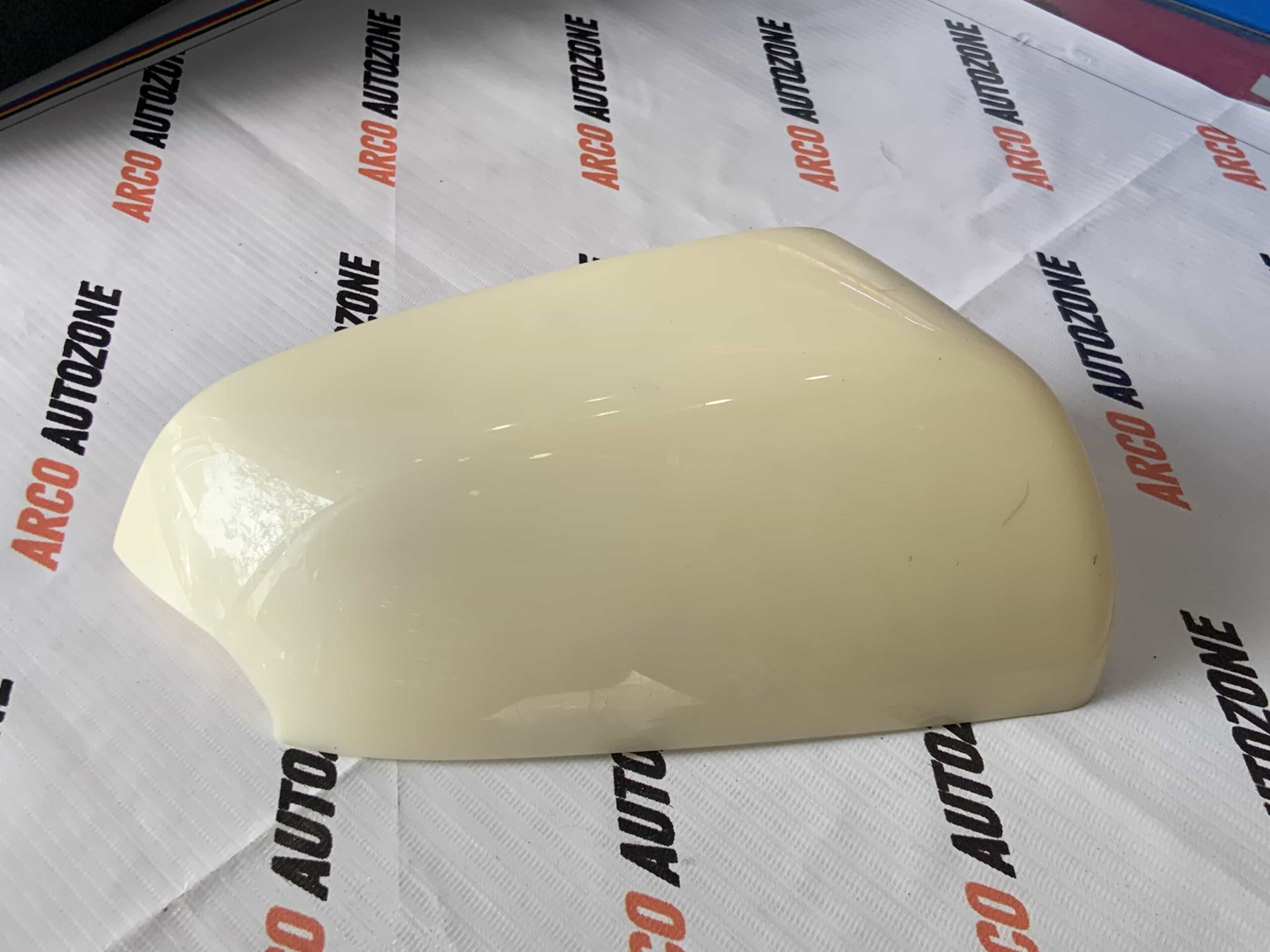 SIDE GLASS COVER VENUE RH WO IND