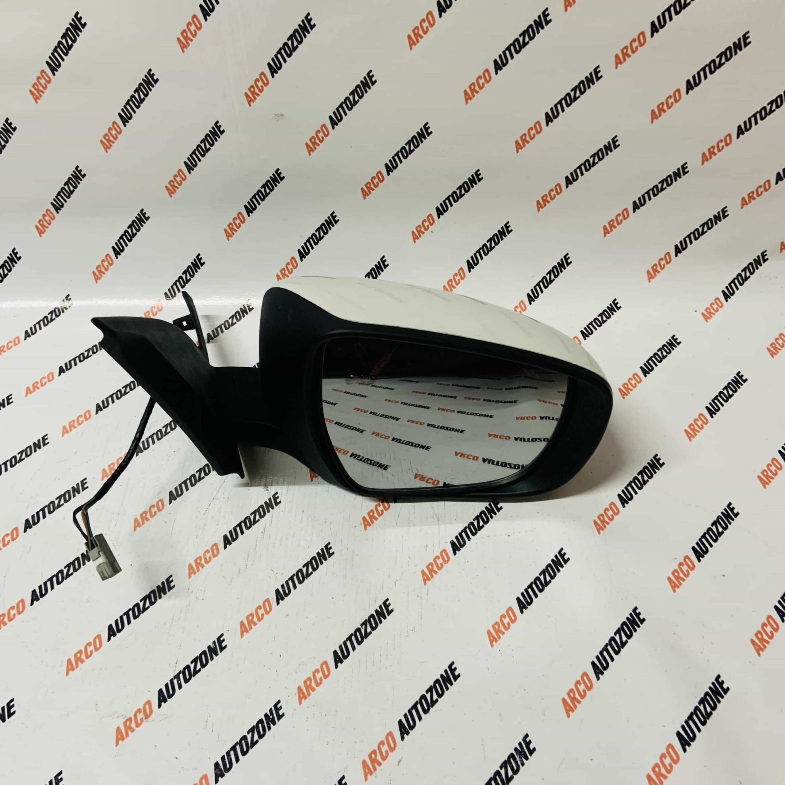 SIDE GLASS SWIFT 2018 RH 5 WIRE LOT