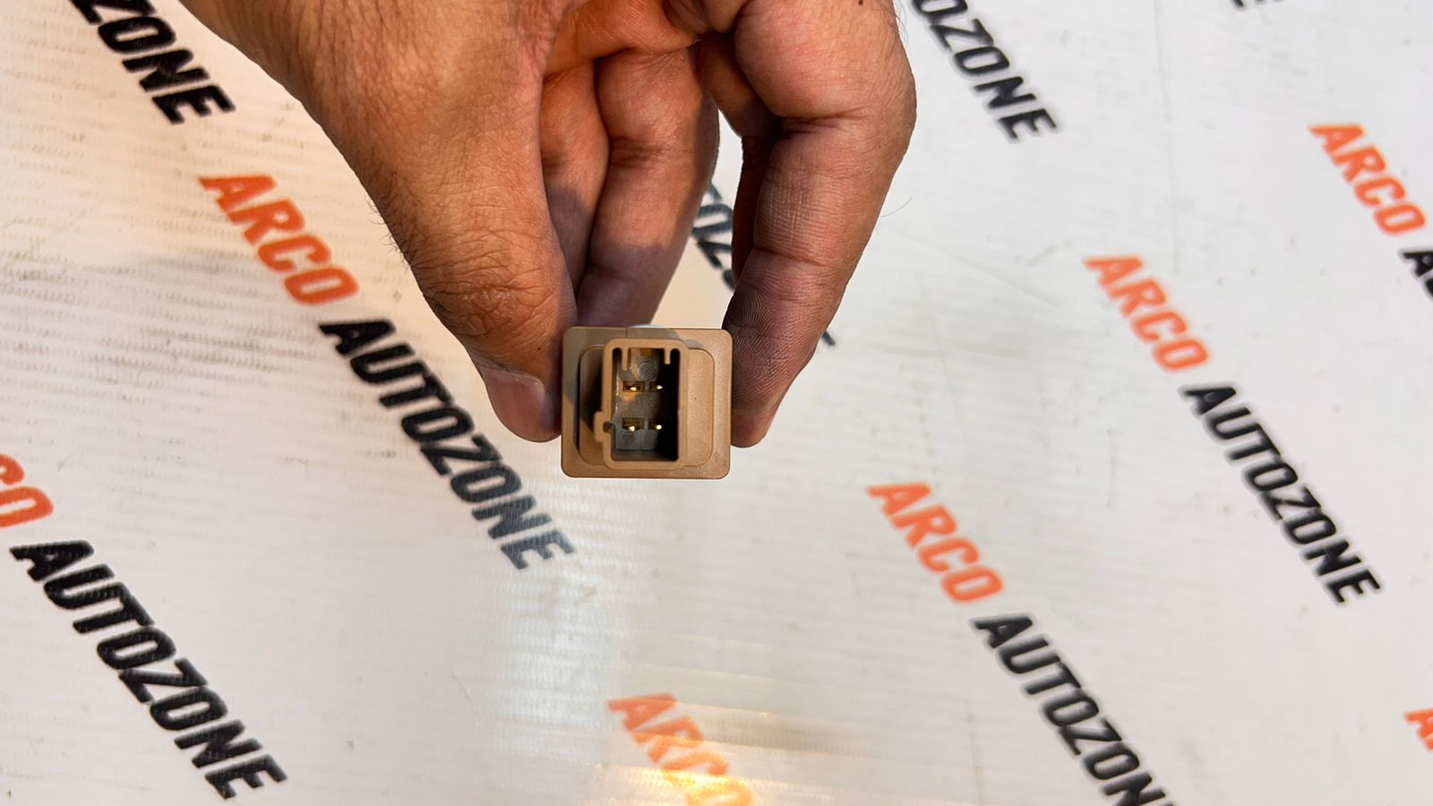 BRAKE SWITCH AMAZE BROWN 4 PIN