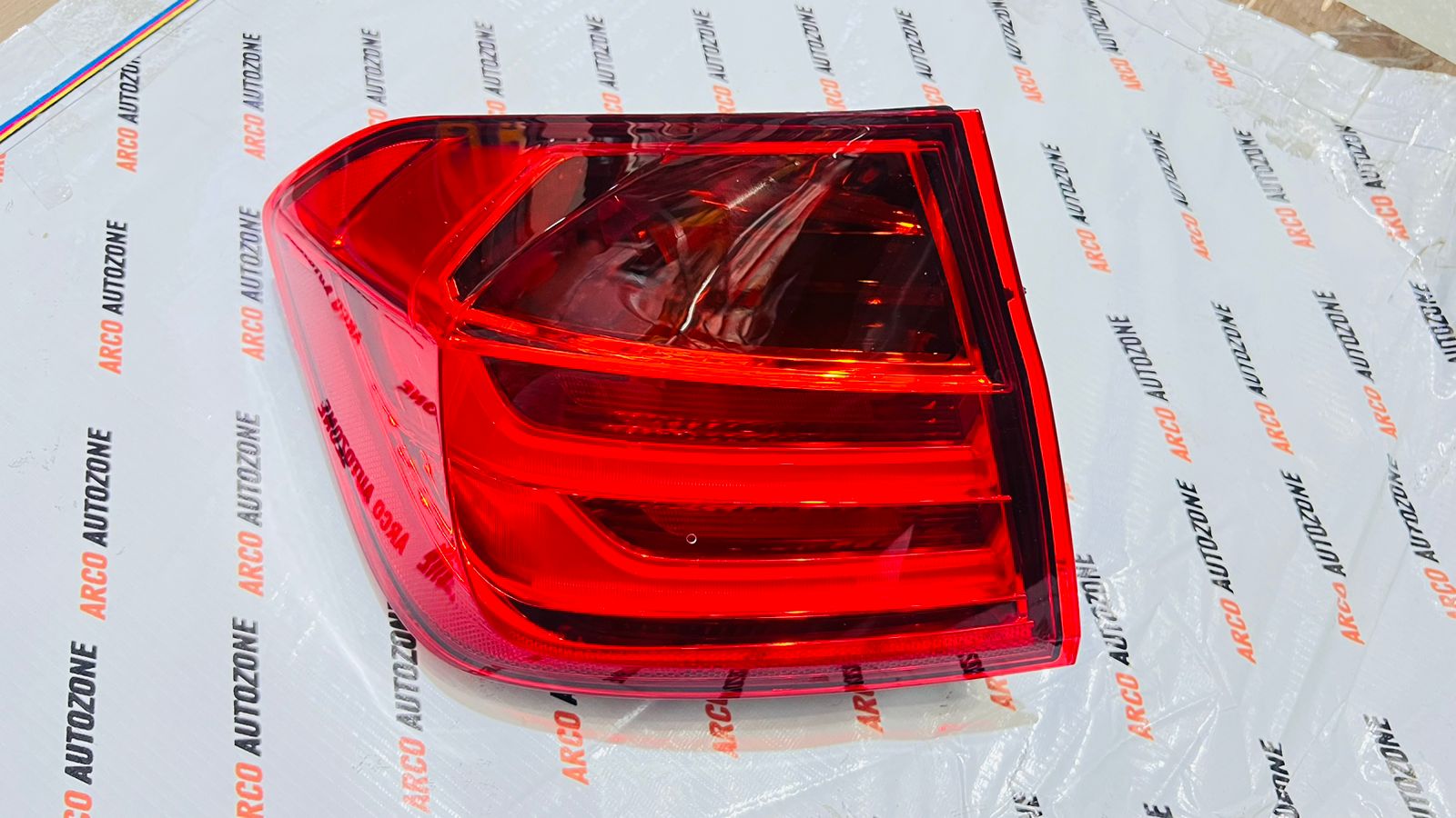 TAIL LIGHT F30 LH 320D IMP