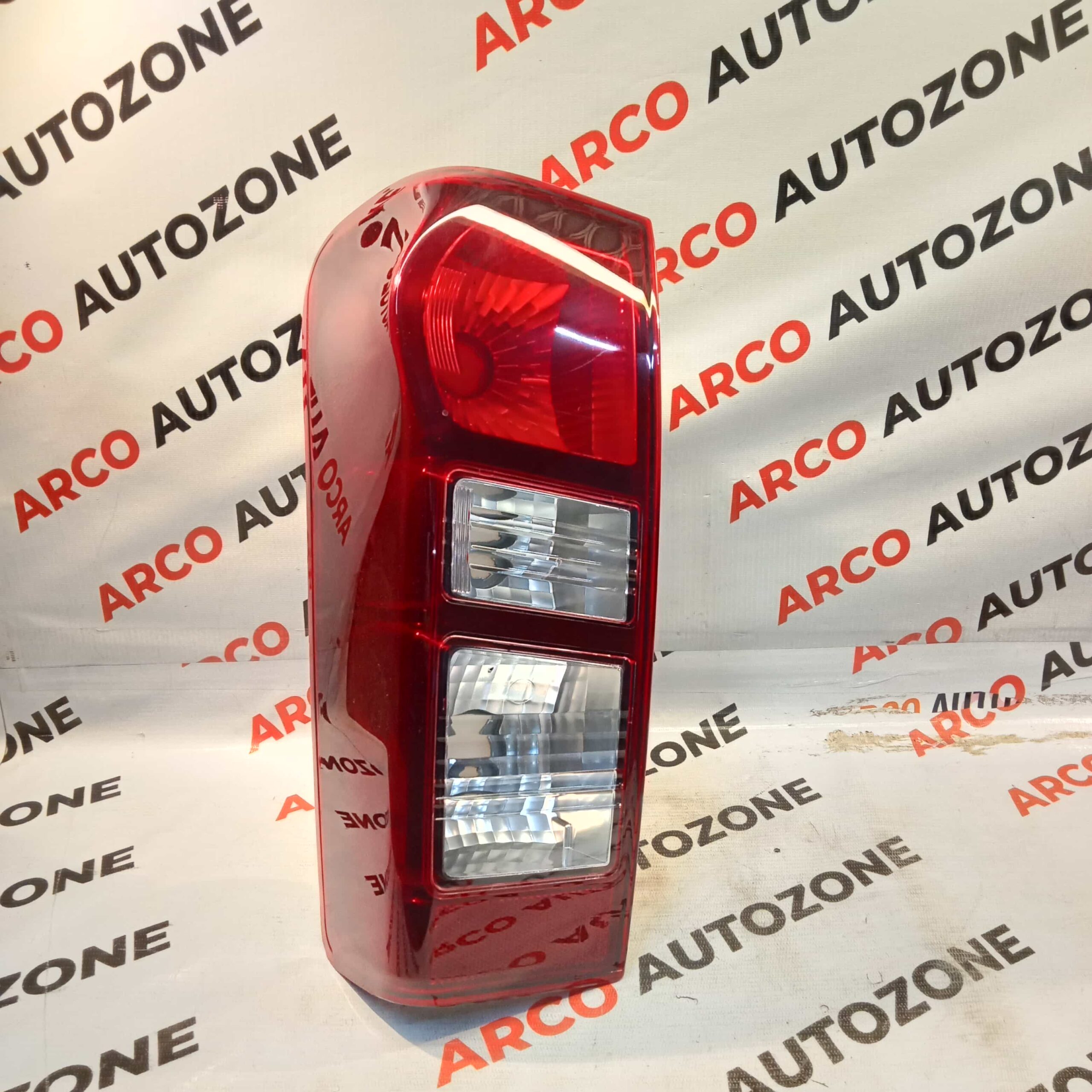 TAIL LIGHT DMAX LH DEPO 2131934LUE