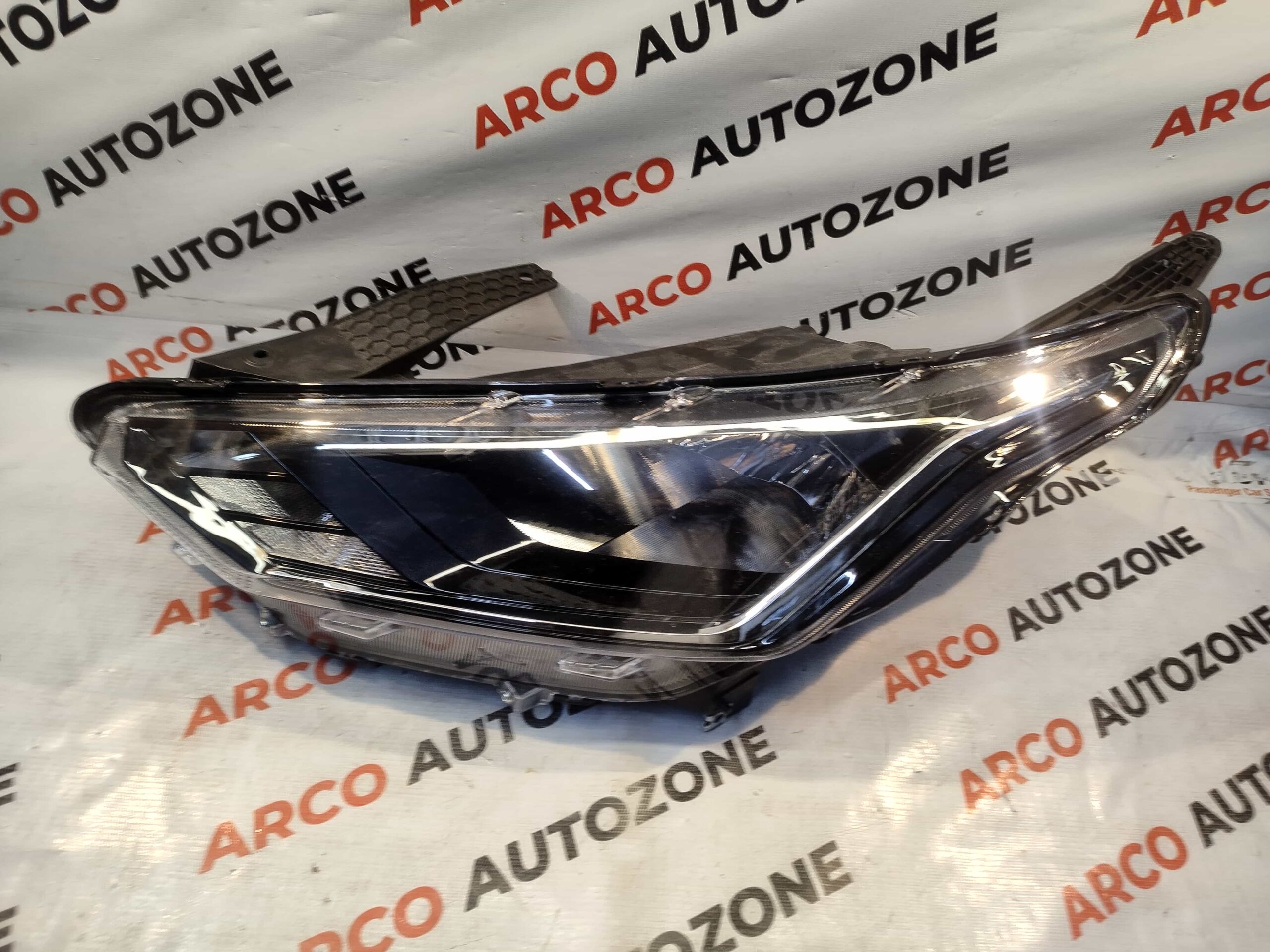 HEAD LIGHT MAGNITE LH NON LED REN 260606VA0A